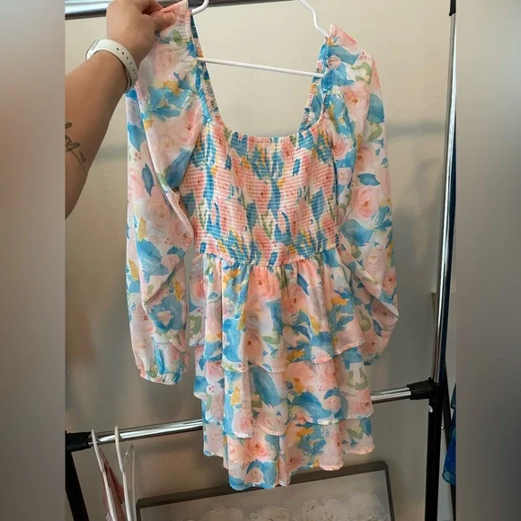 Entro Floral Romper size medium - Picture 3 of 5